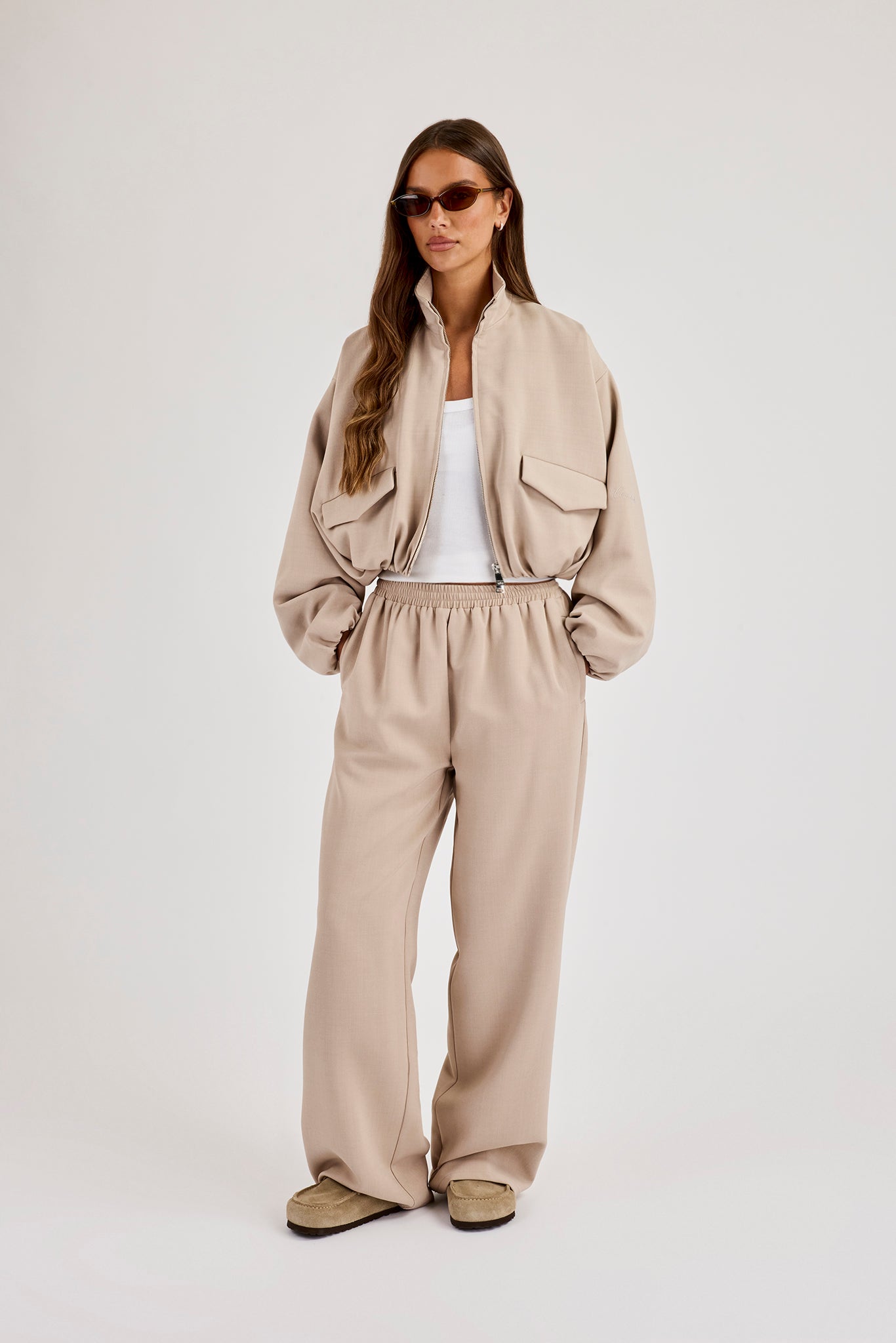 Twill-Jacke mit Stehkragen, elastischem Saum und Hose – Stein